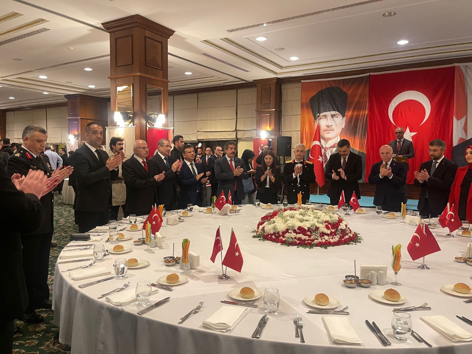 Erzurum'da, Cumhuriyet Resepsiyonu gerçekleştirildi 
